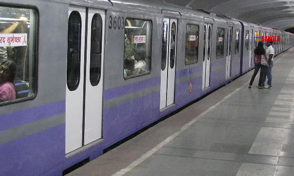 Kolkata Metro | শোভাবাজার-সুতানুটিতে আত্মহত্যার চেষ্টা, পরিষেবা ব্যহত ব্লু লাইনে
