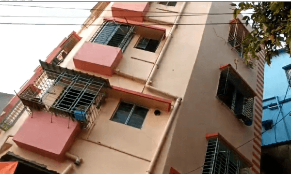 Flat Building Leaning | বাঘাযতীনে ভেঙে পড়ল ৪ তলা ফ্ল্যাট, ভয়াবহ অবস্থা