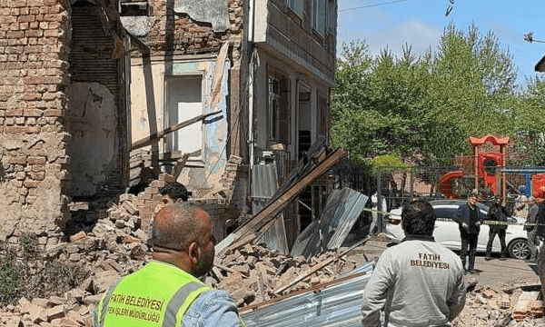 Earthquake | ফের তীব্র ভূমিকম্প, আতঙ্কে ব্যালকনি থেকে ঝাঁপ! দেখুন কী অবস্থা